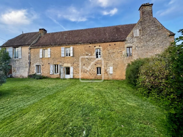 Charmant ensemble immobilier avec Longère de 1850 aux Portes du Périgord Noir et du Quercy