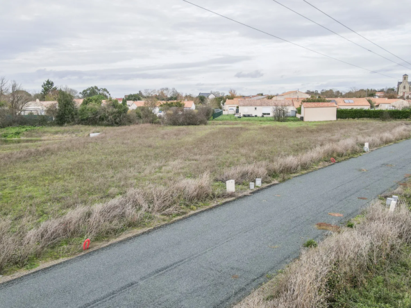 Parcelles Viabilisées à Vendre à Grues - Idéal pour Construction