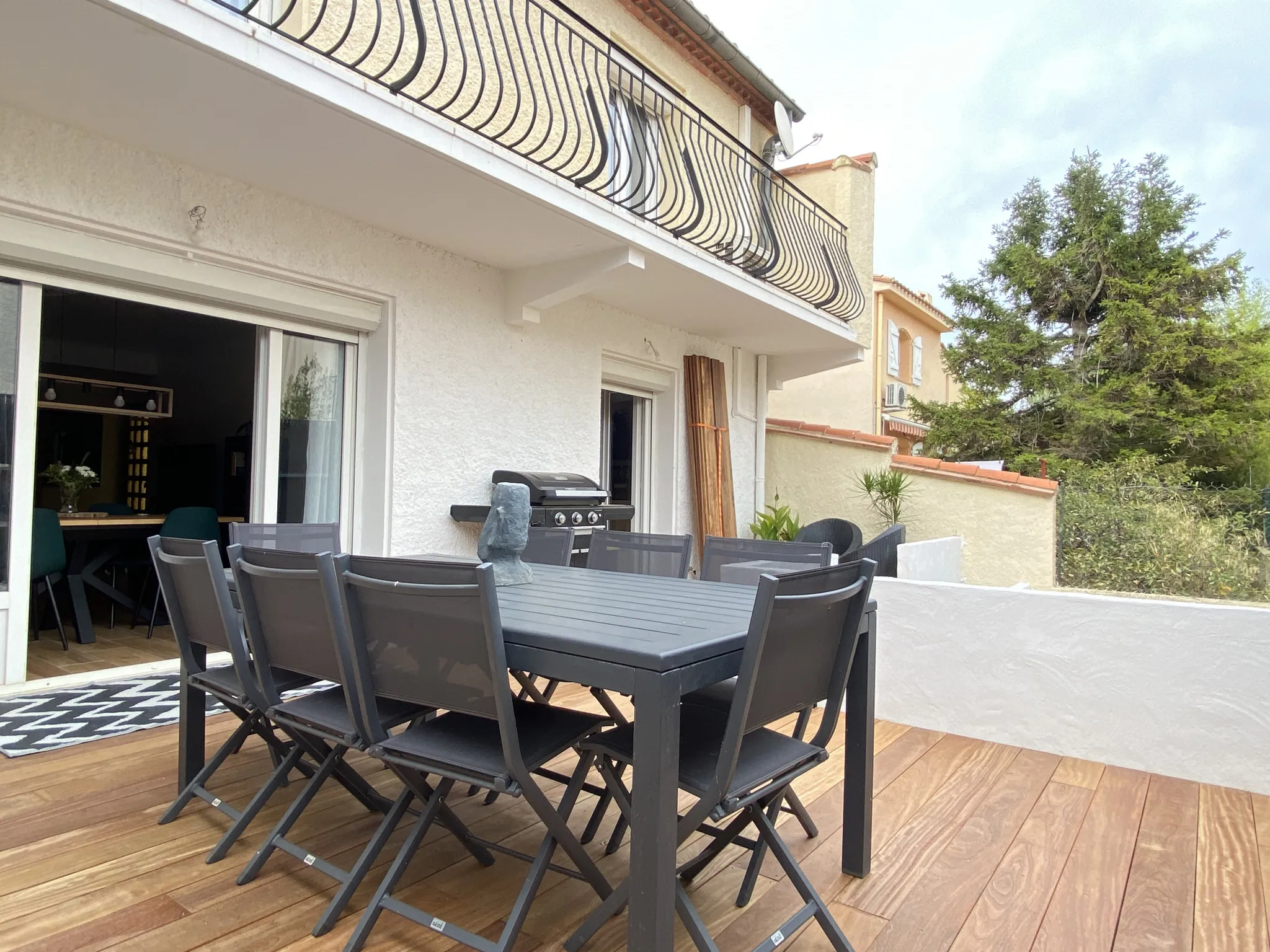 Villa T5 avec Garage à Rivesaltes dans un Quartier Résidentiel 