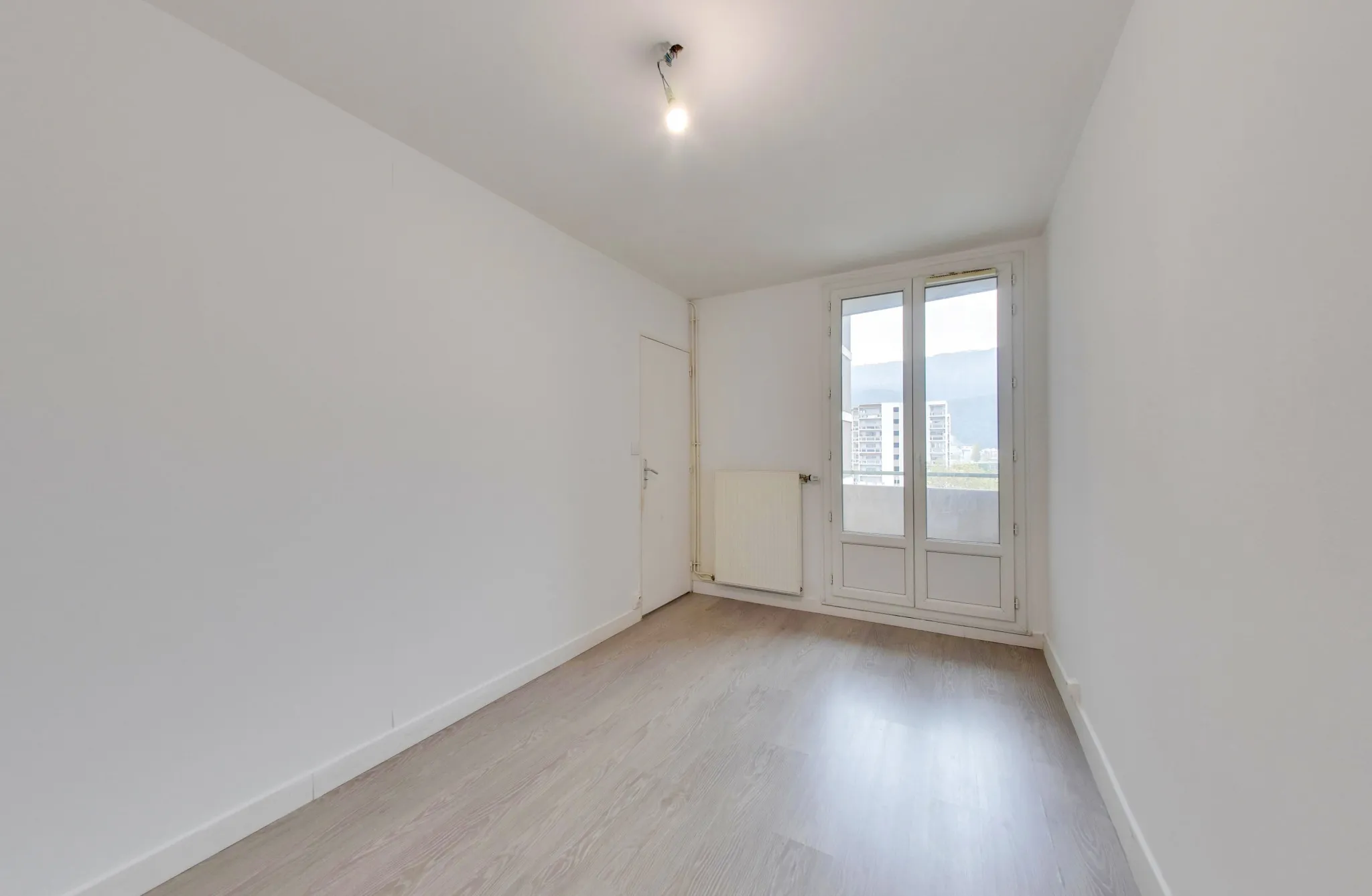 Appartement 4 pièces avec balcon à Grenoble 