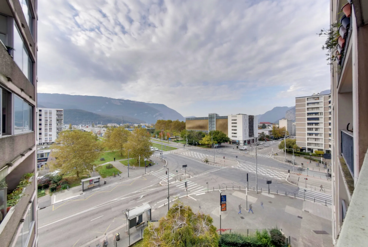 Appartement 4 pièces avec balcon à Grenoble 