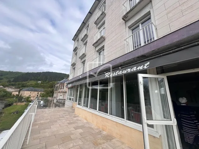 À vendre : Murs et fonds de restaurant avec terrasse à Le Bugue 