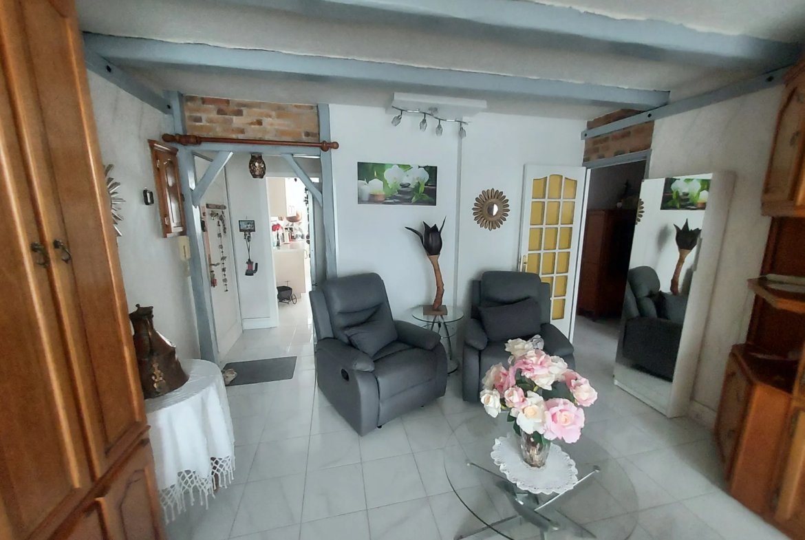 Vente d'un appartement de 80 m² à PONTOISE avec 2 chambres à 179 500 € 