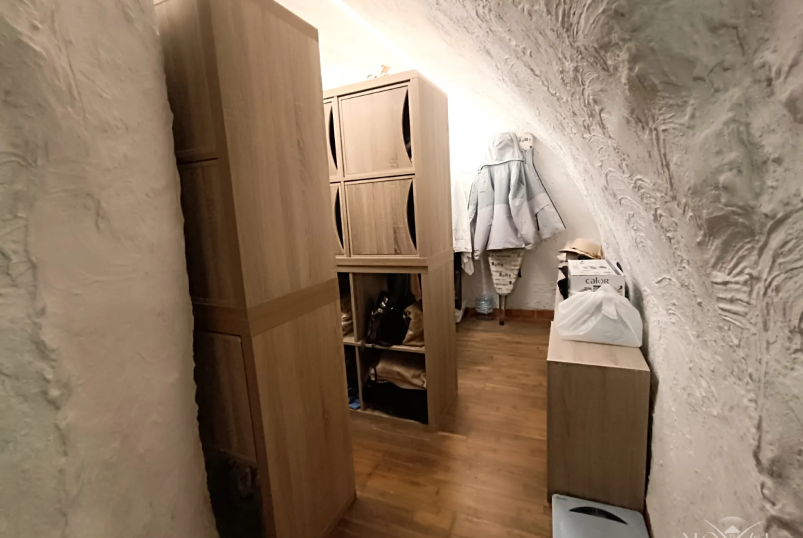 À vendre : Appartement 3 pièces 71 m² à Séranon avec garage et vue 