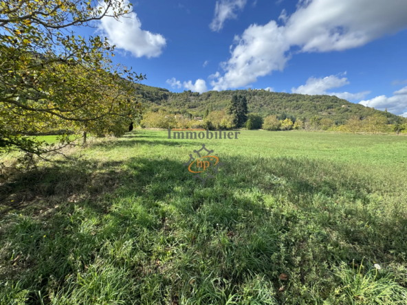 Vente terrain constructible avec maison de vigne à Saint Affrique