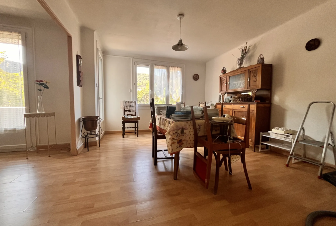 Appartement F3 bis lumineux à Amélie-les-Bains, plein sud, sans vis-à-vis 