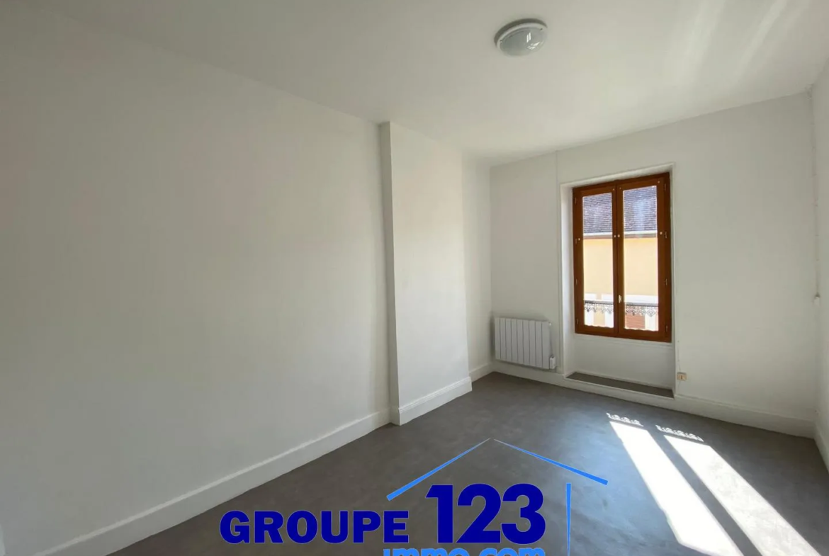 Immeuble de rapport à Ligny-le-Châtel - 192 m² + 104 m² de plateau 