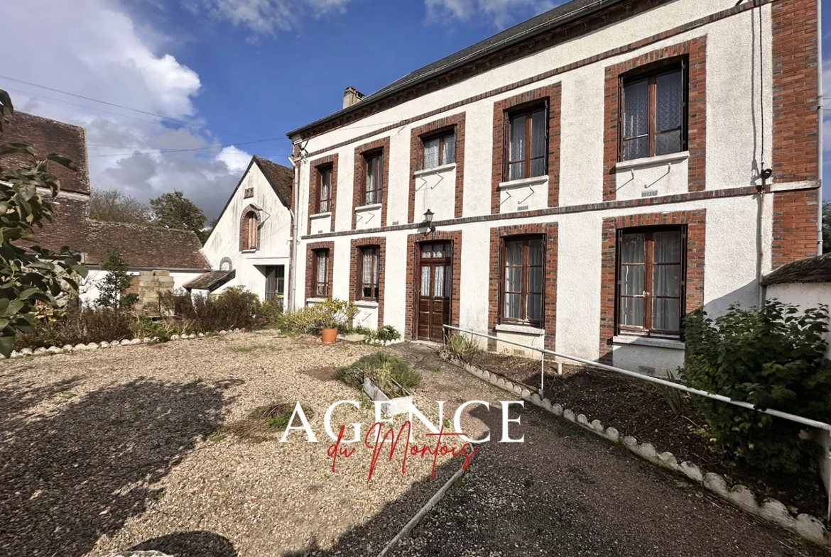 Maison à rénover à Sergines sur terrain de 2635 m² 