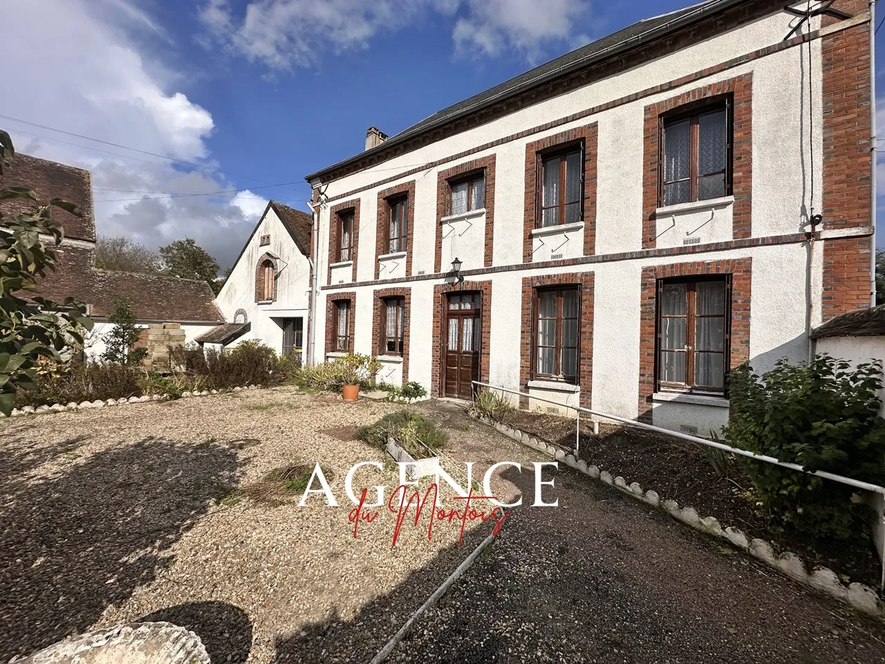 Maison à rénover à Sergines sur terrain de 2635 m² 