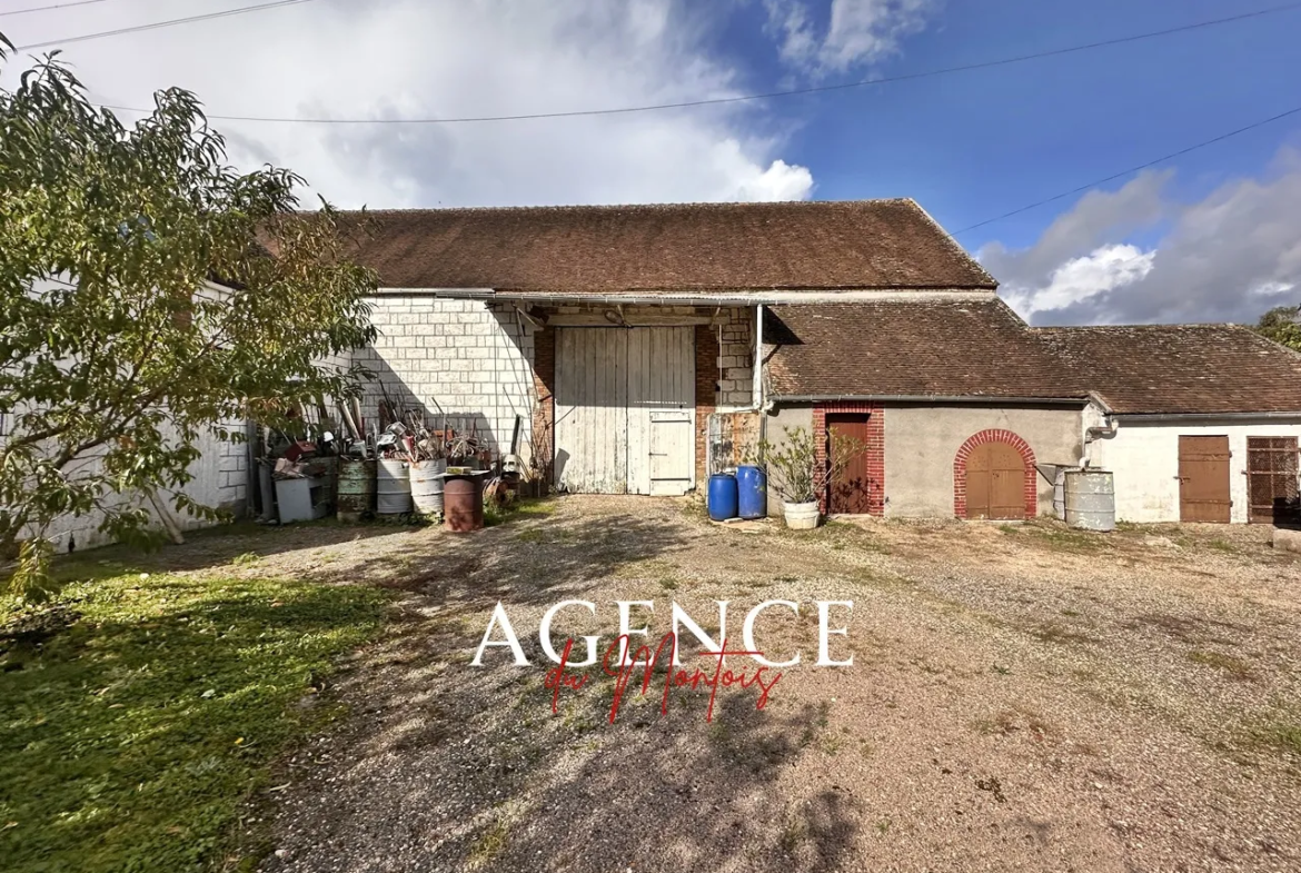 Maison à rénover à Sergines sur terrain de 2635 m² 