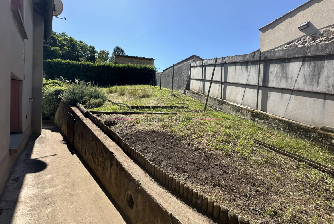 Maison spacieuse à Balbigny avec sous-sol complet et jardin 