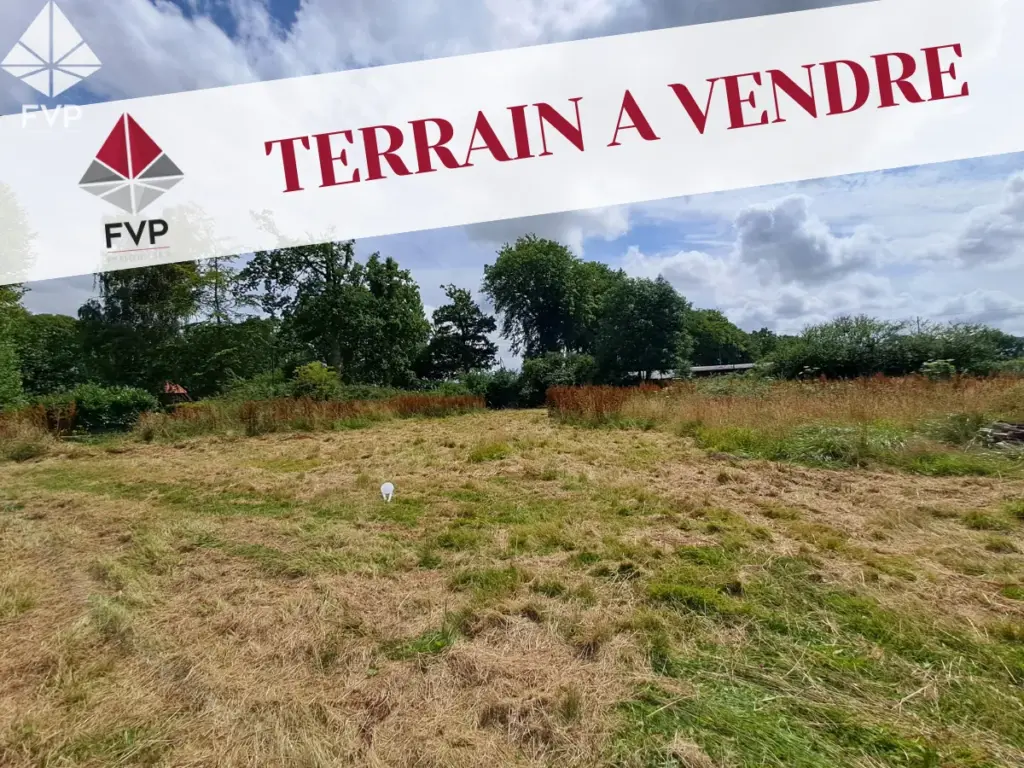 Terrain constructible de 942 m² en vente à Angiens