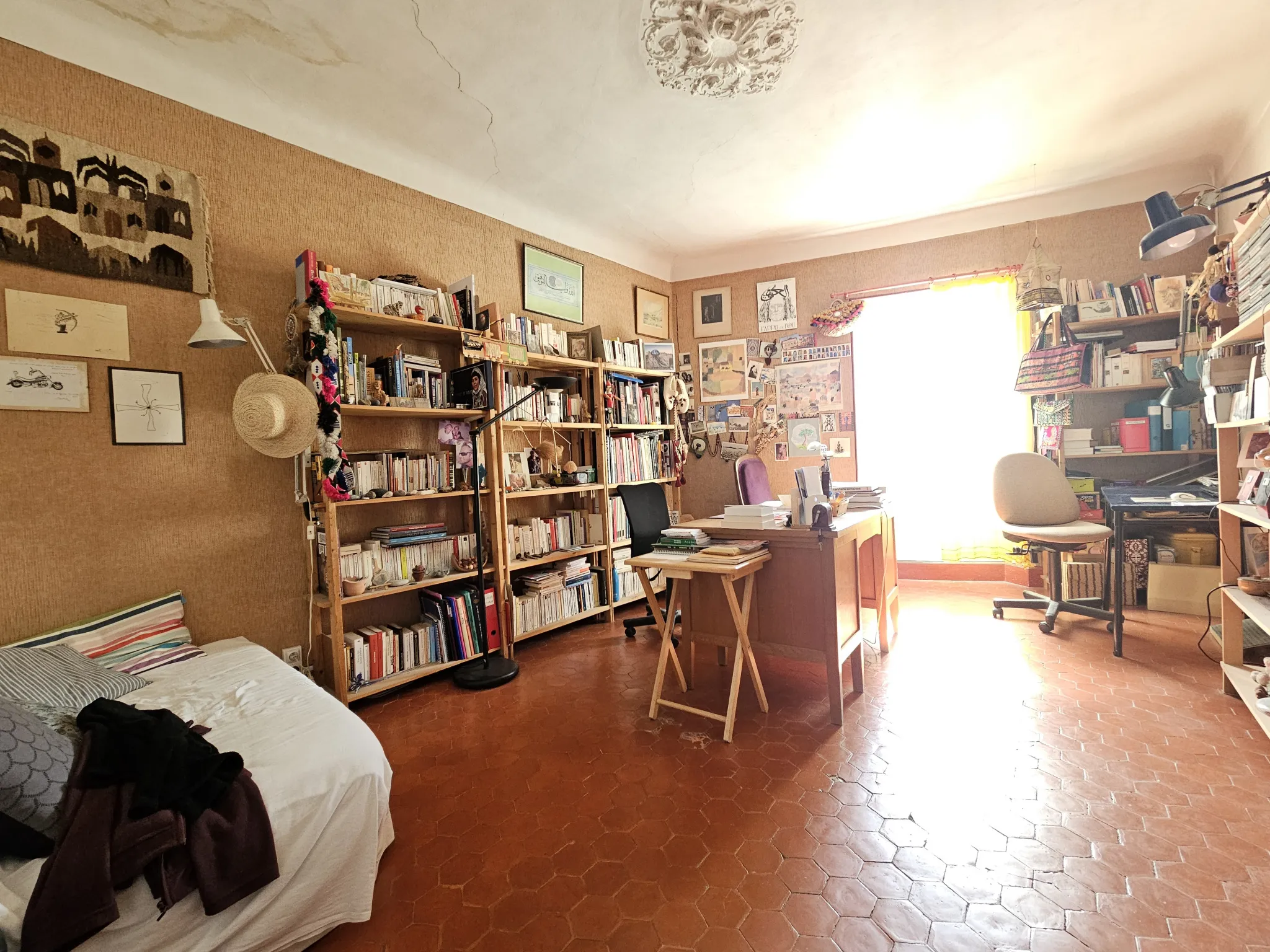 Villeneuve-Loubet : Studio de 16 m² à rénover avec mezzanine 