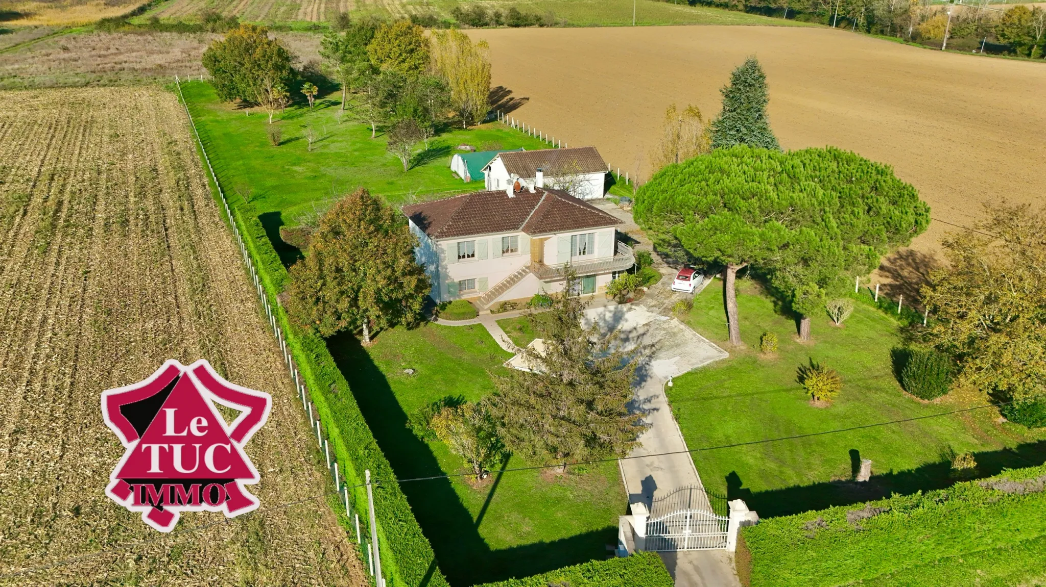 Maison 4 chambres avec double garage et grand jardin à Dausse 