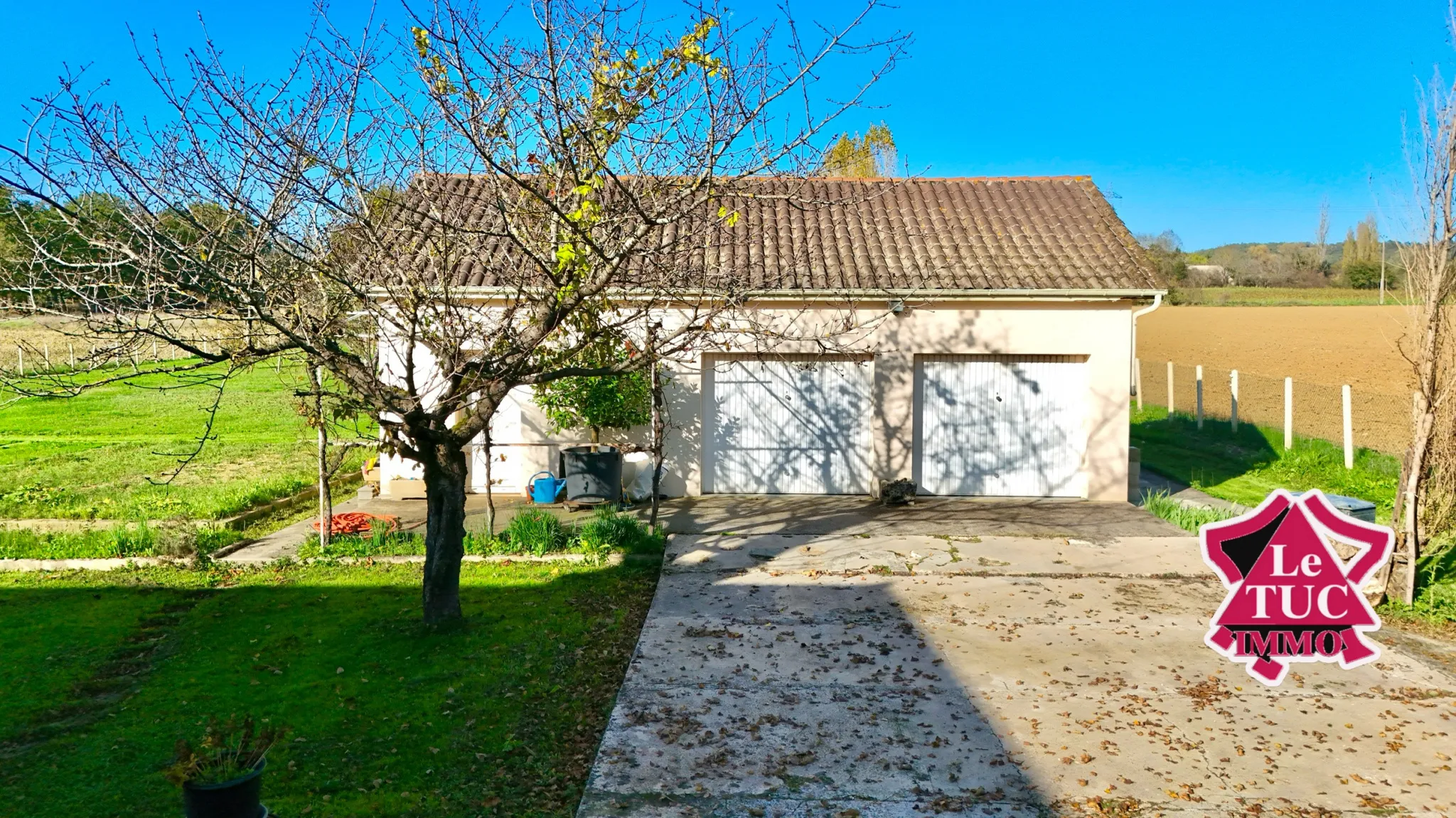 Maison 4 chambres avec double garage et grand jardin à Dausse 