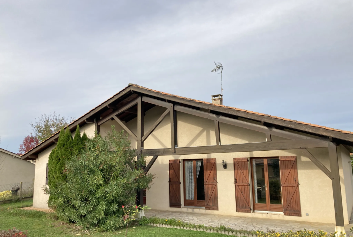 Maison à vendre à Bazas - Style landais avec jardin et véranda 