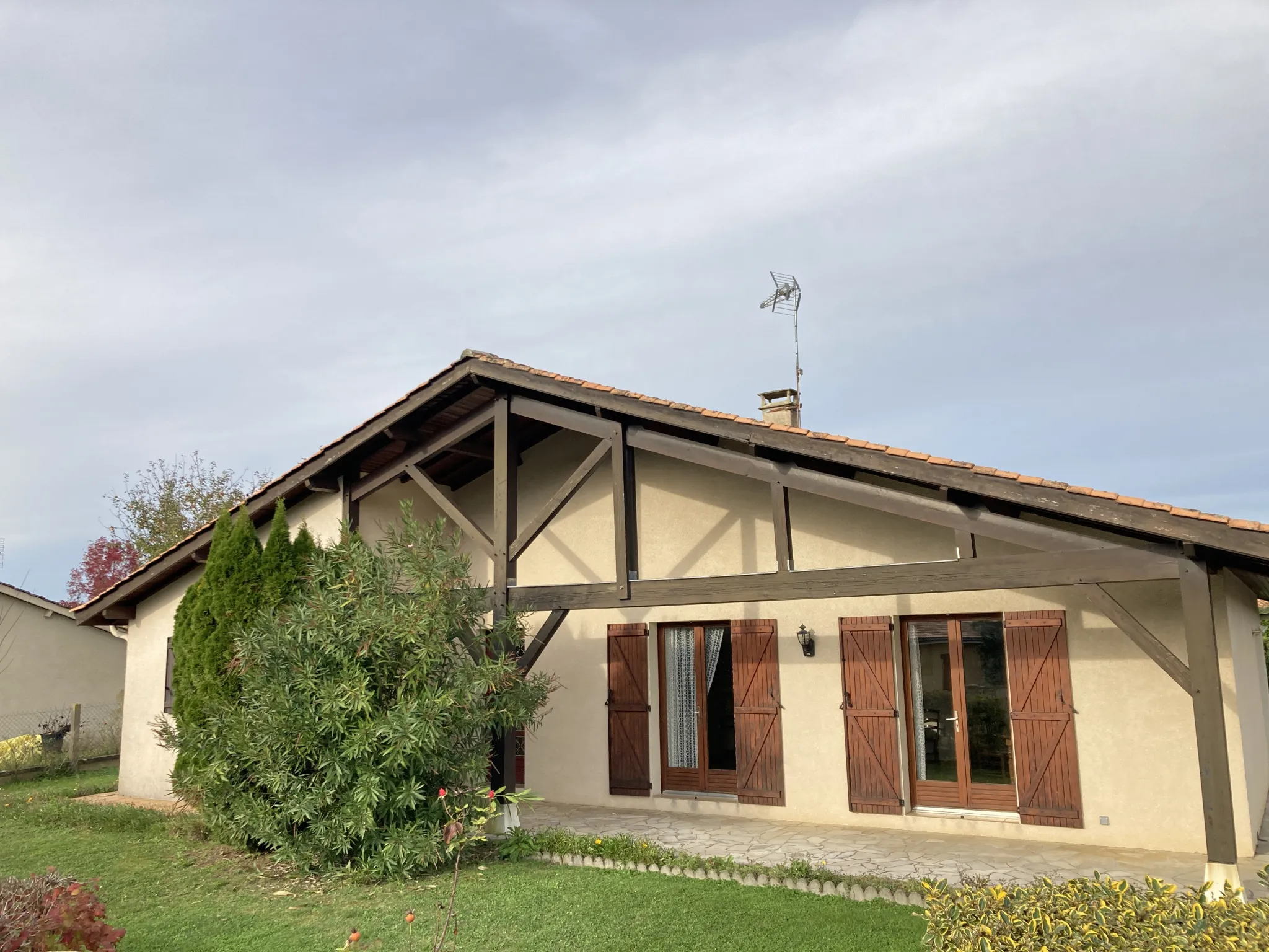 Maison à vendre à Bazas - Style landais avec jardin et véranda 