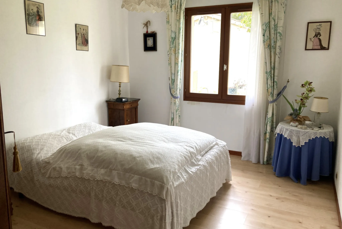 Maison à vendre à Bazas - Style landais avec jardin et véranda 