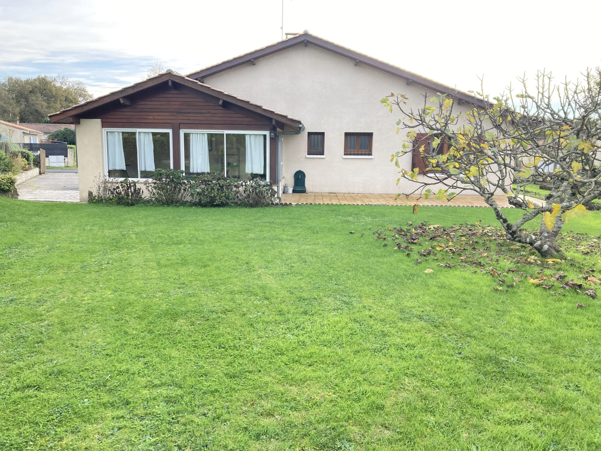 Maison à vendre à Bazas - Style landais avec jardin et véranda 