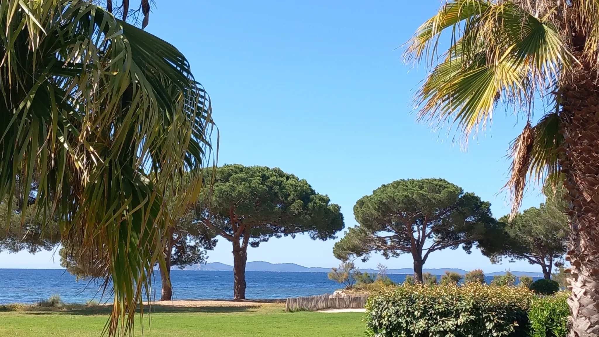 Studio à vendre - Accès direct mer et plage - La Londe Les Maures 