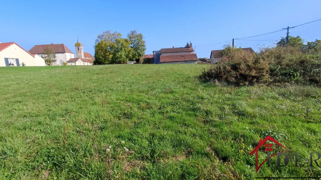 A vendre : Terrain constructible de 1500 m² à Chaumergy