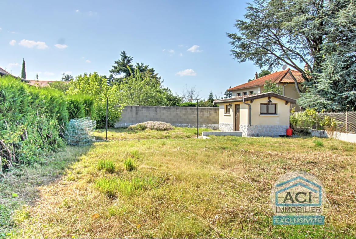 Maison à rénover à Saint Laurent de Mûre sur 807 m2 