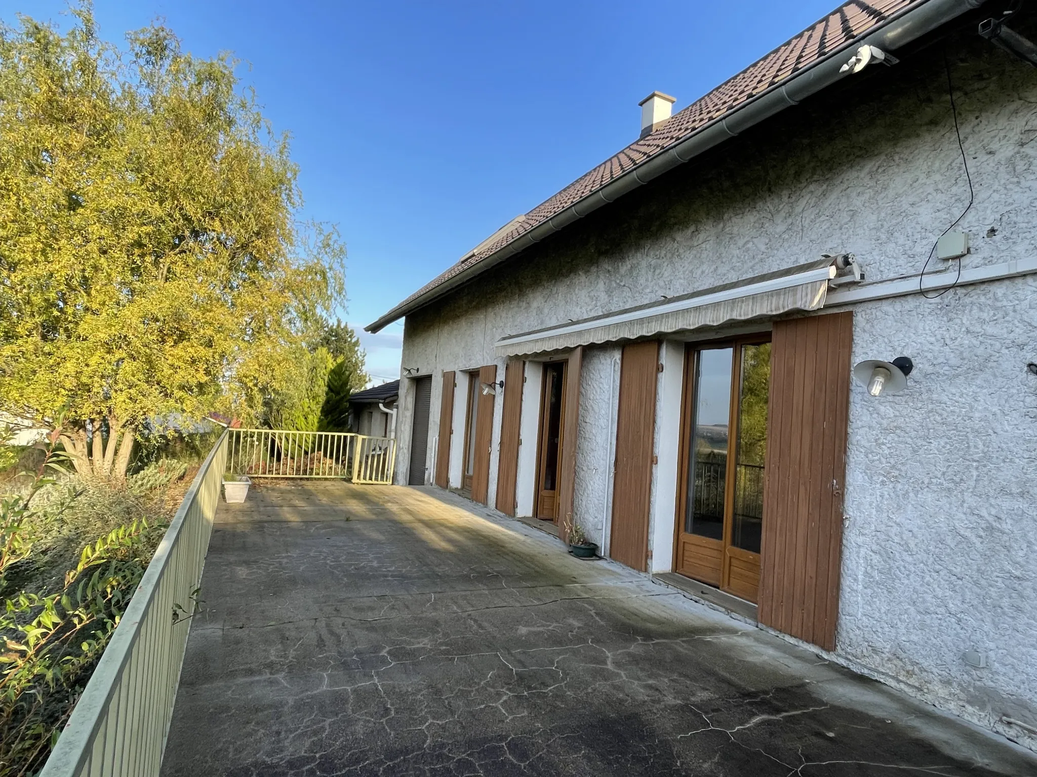 Maison familiale spacieuse à Creuzier-le-Neuf 