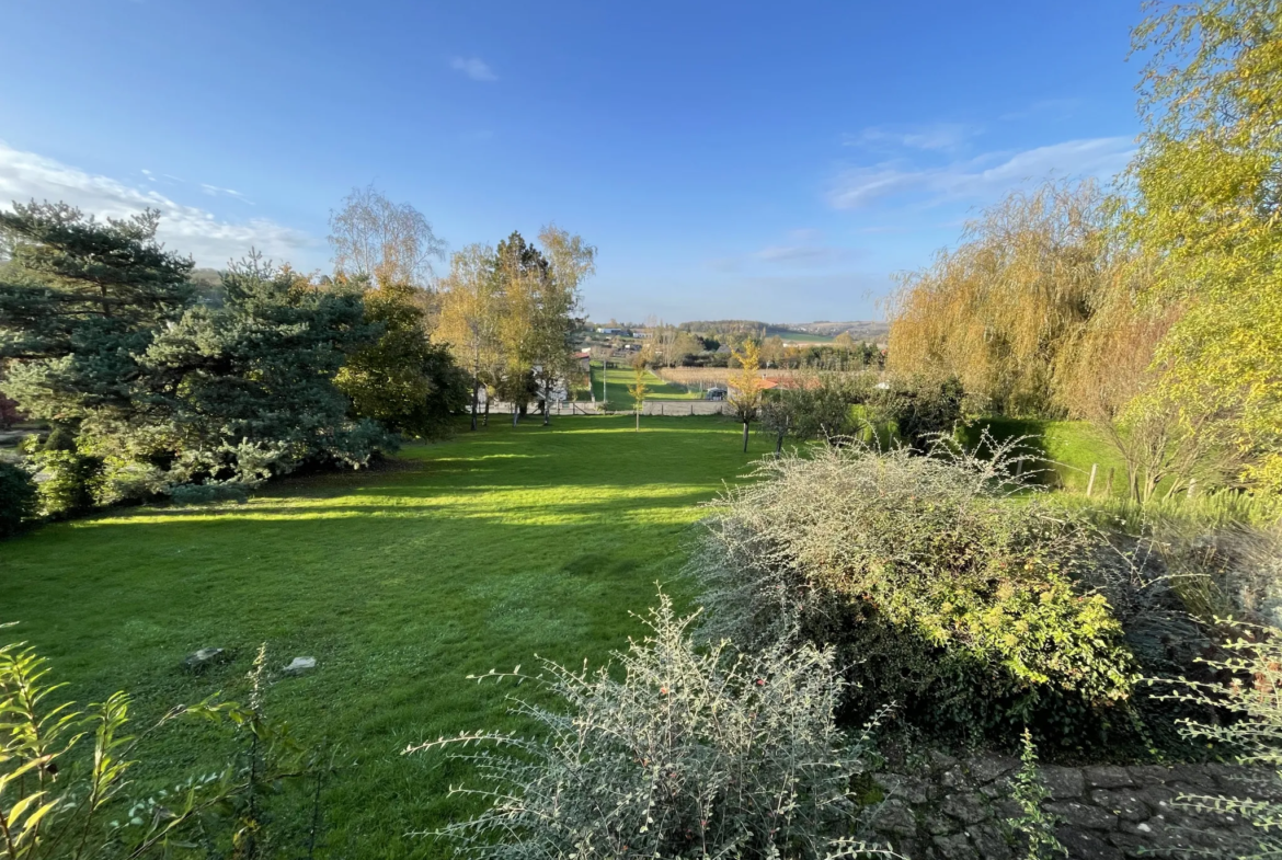 Maison familiale spacieuse à Creuzier-le-Neuf 