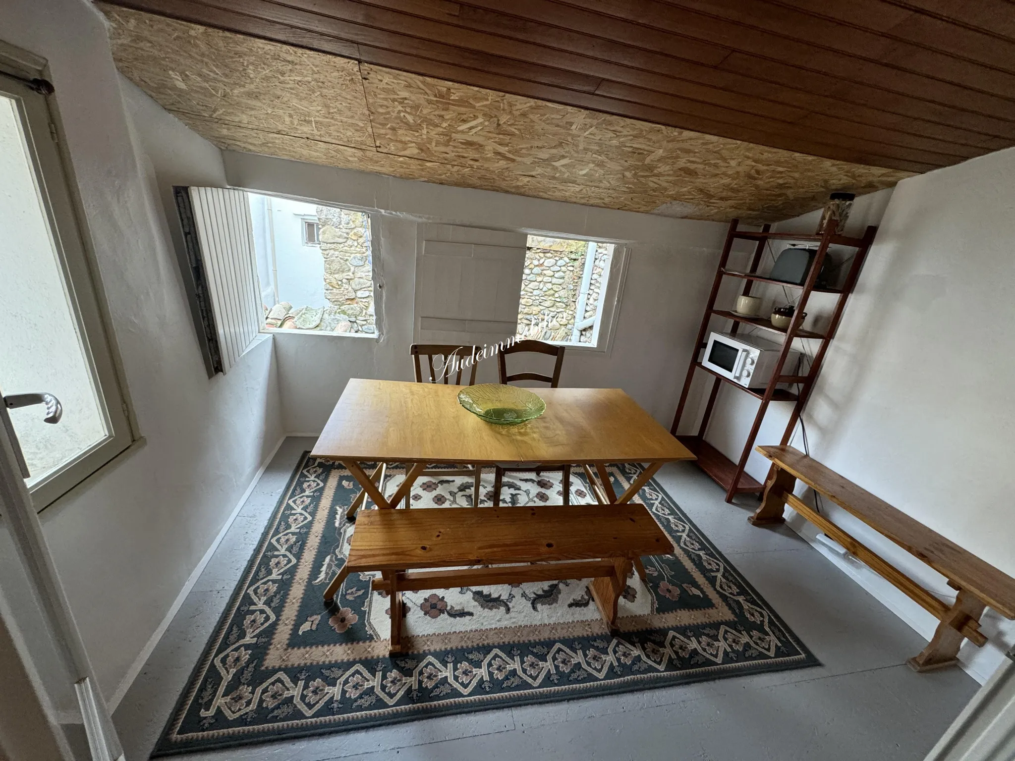 Maison de ville à Limoux avec cour et loggia 