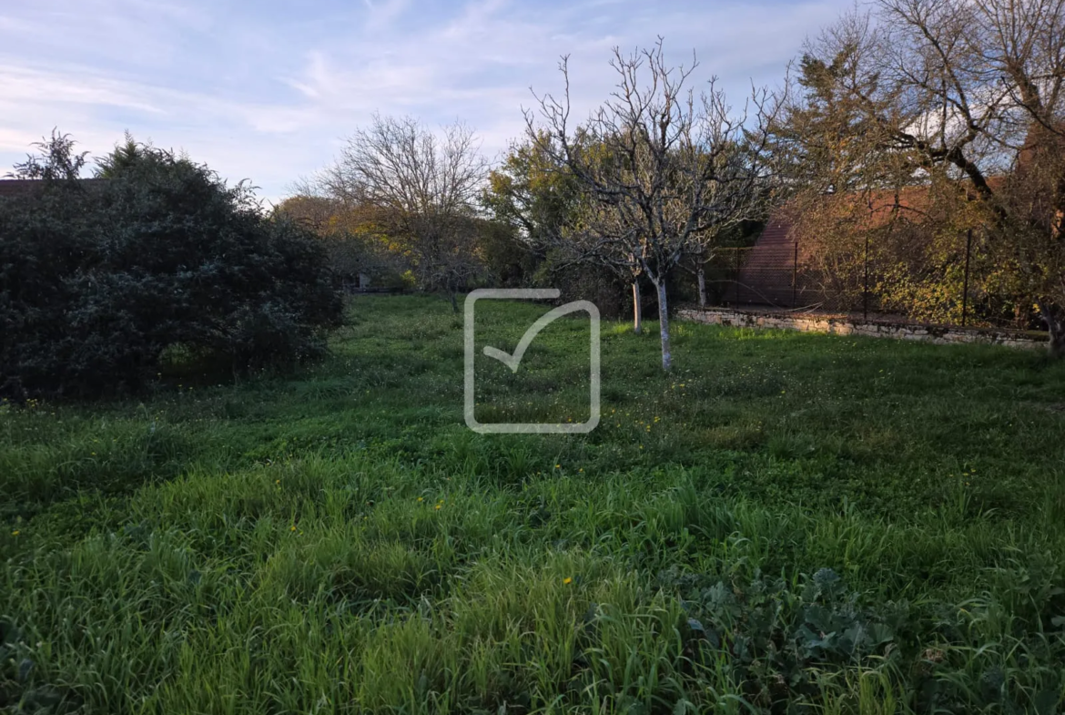 Maison de village de 140 m2 avec dépendances à Thenon 