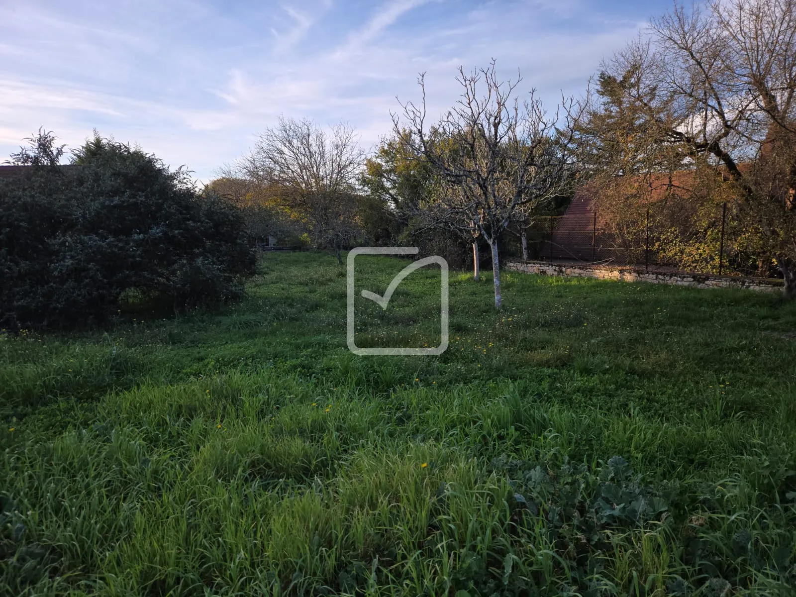 Maison de village de 140 m2 avec dépendances à Thenon 