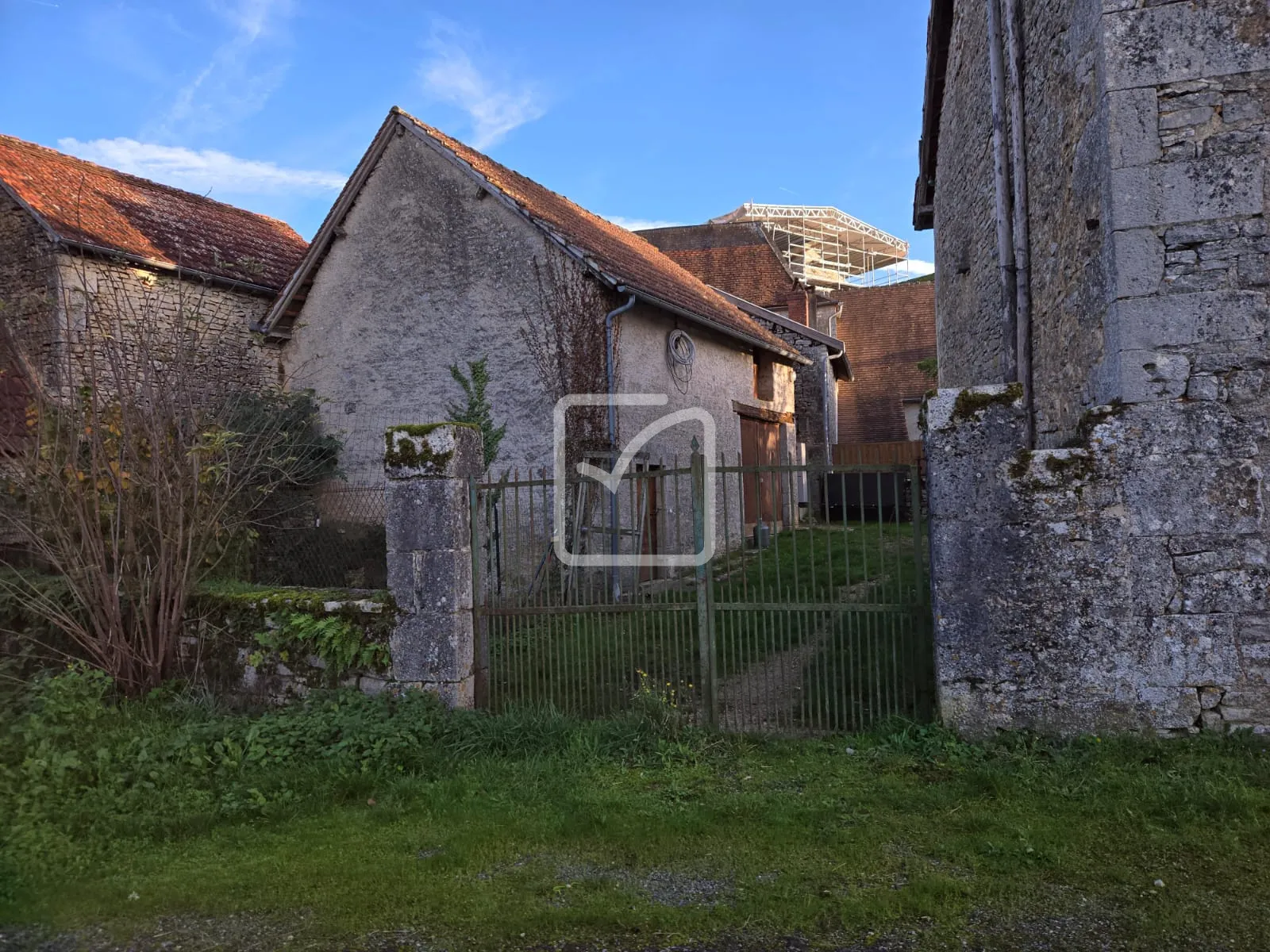 Maison de village de 140 m2 avec dépendances à Thenon 