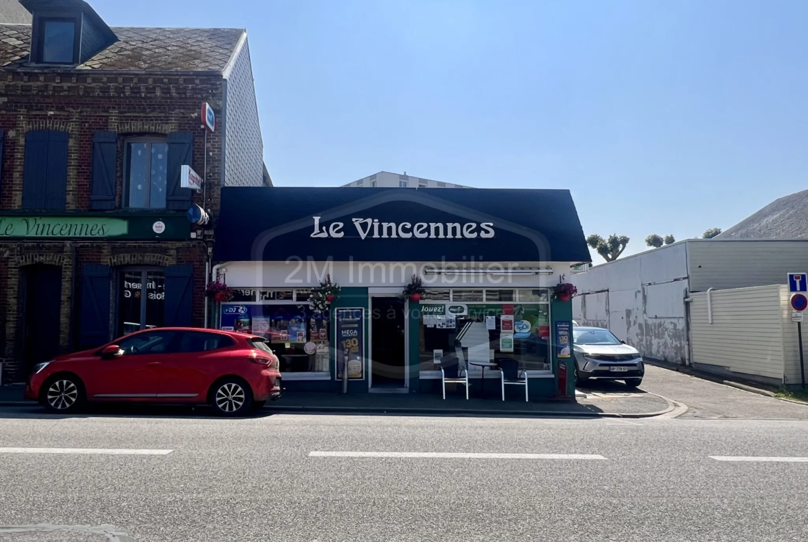 Maison individuelle et murs commerciaux à Dieppe 