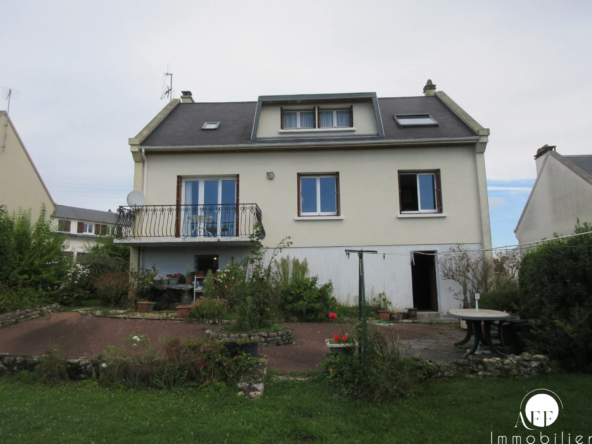 Grande maison indépendante à La Ferté-Gaucher avec sous-sol total