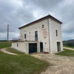 Maison en pierre rénovée avec 3 hectares à St Matre