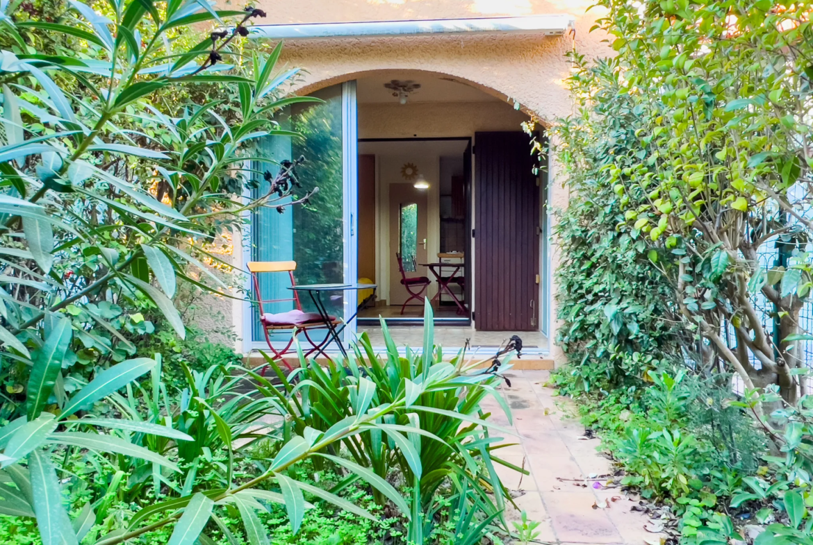 Appartement meublé avec jardin à La Londe les Maures 