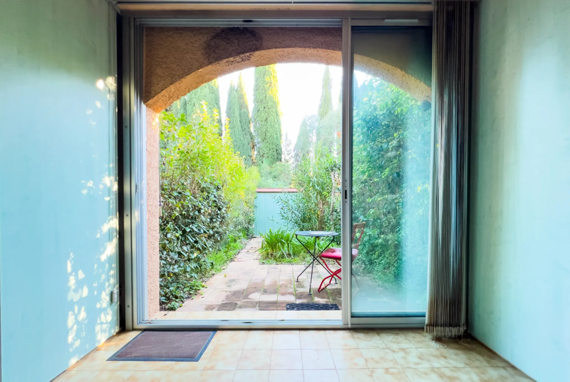 Appartement meublé avec jardin à La Londe les Maures 