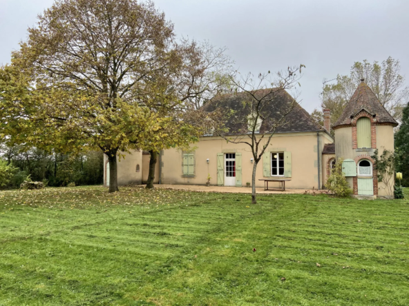 Ancien relais de chasse à vendre à Massay