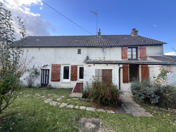 Maison en pierre à rénover à Angerville - 65 m² avec jardin