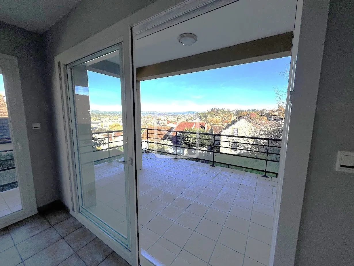 Vente d'une maison moderne à Brive avec vue dégagée 