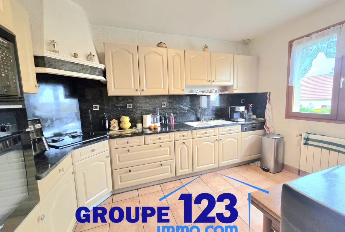 Pavillon familial lumineux à Auxerre - 165 000 € 