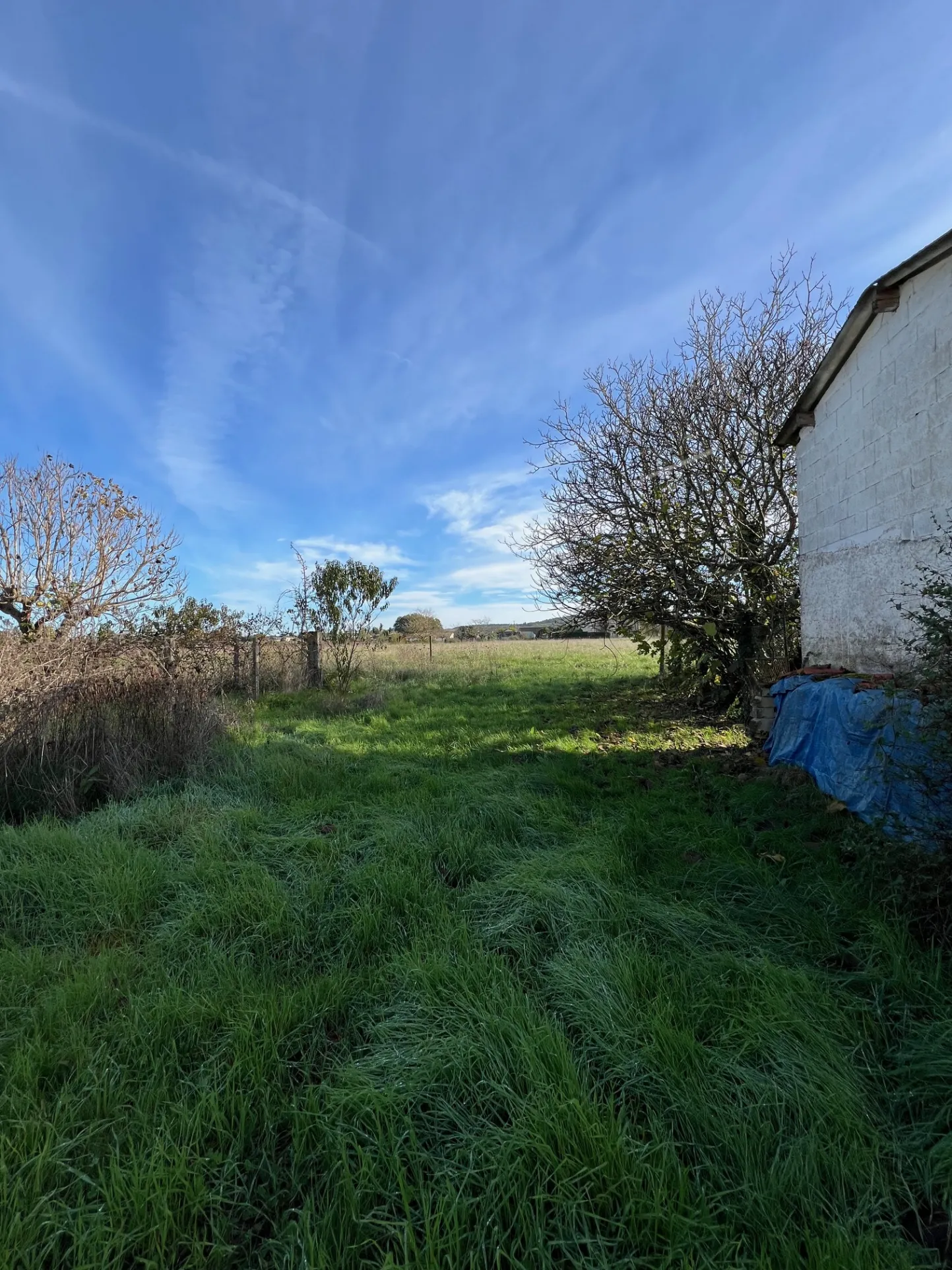 Maison de plain-pied rare à Montayral avec beau terrain de 4964 m² 