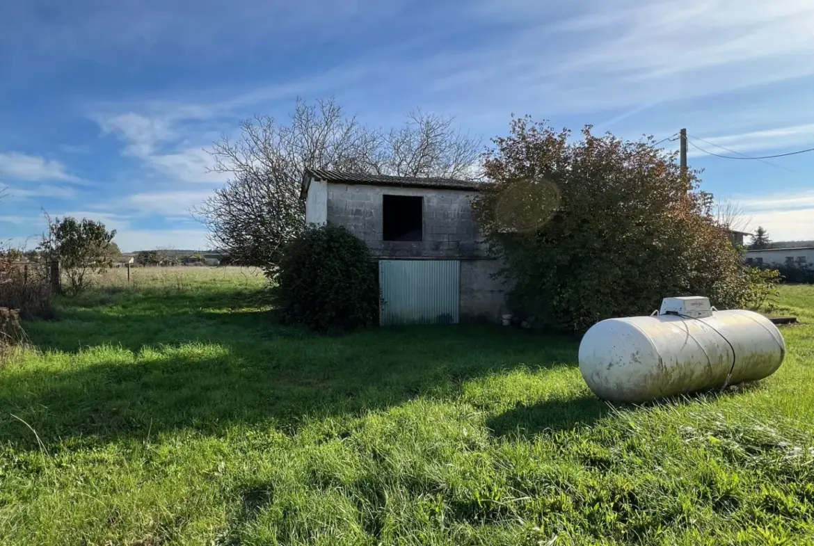 Maison de plain-pied rare à Montayral avec beau terrain de 4964 m² 