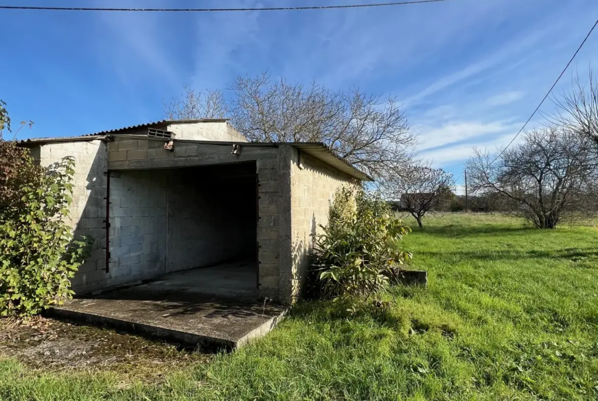 Maison de plain-pied rare à Montayral avec beau terrain de 4964 m² 