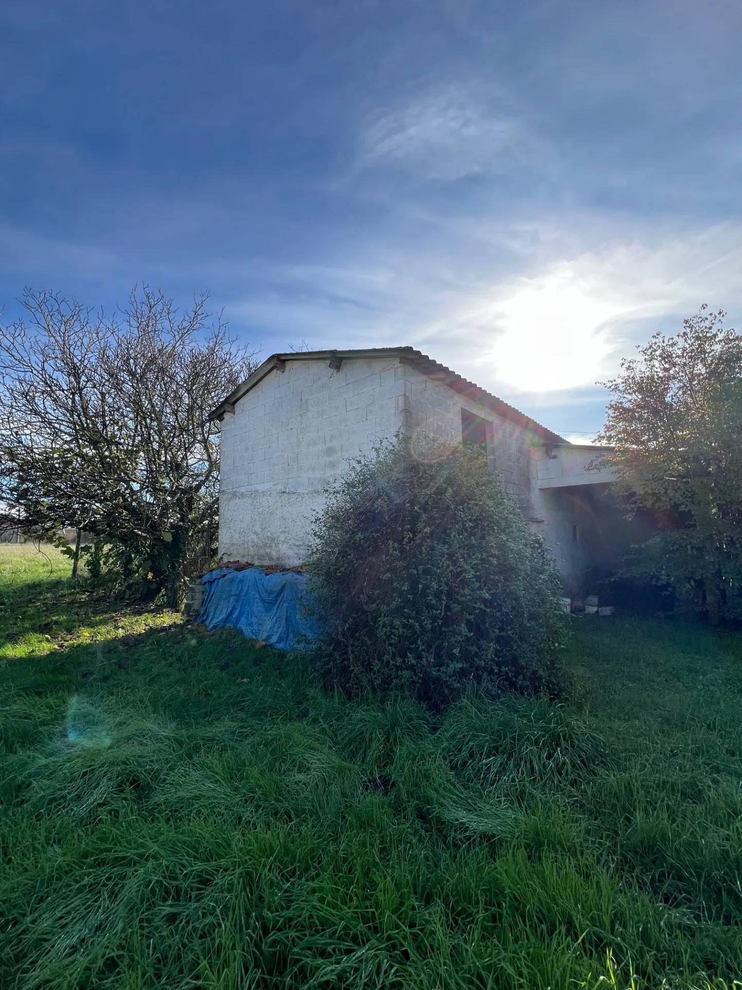 Maison de plain-pied rare à Montayral avec beau terrain de 4964 m² 