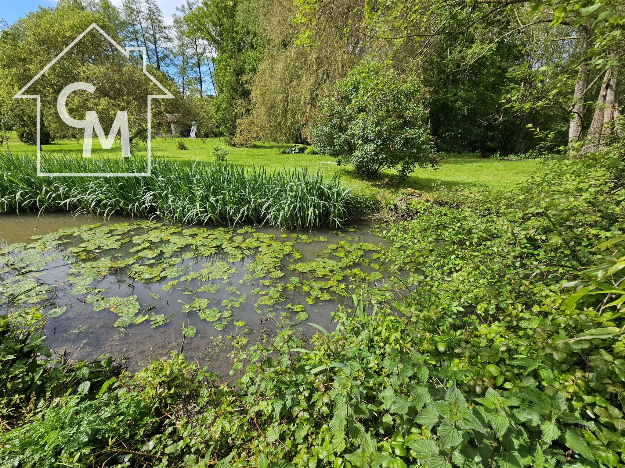 Maison 4 pièces avec dépendances et jardin clos à Ecueille, 36240 