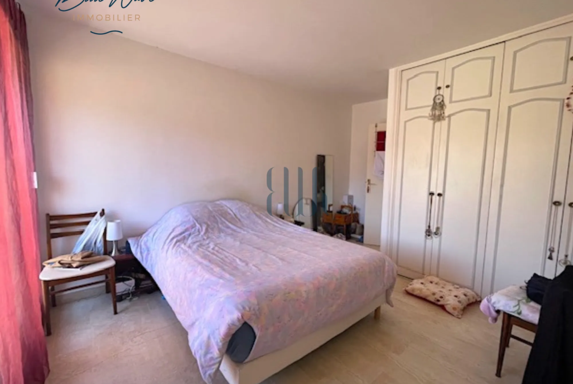 Appartement T2 avec aperçu sur mer à Cavalaire-sur-Mer 