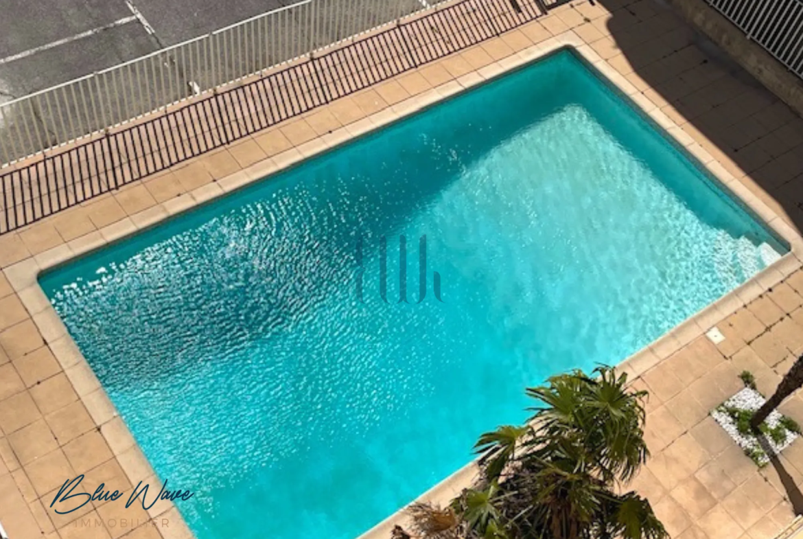 Appartement T2 avec aperçu sur mer à Cavalaire-sur-Mer 