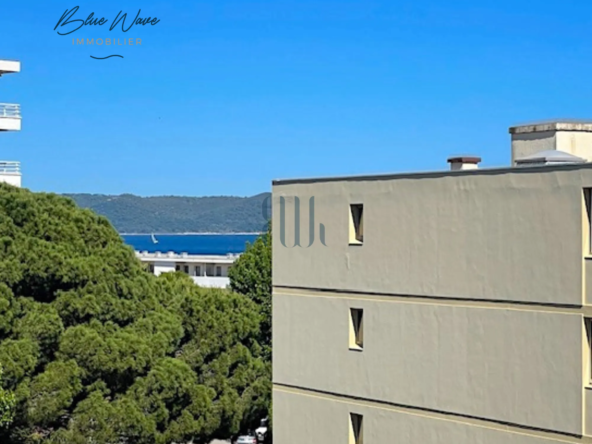 Appartement T2 avec aperçu sur mer à Cavalaire-sur-Mer