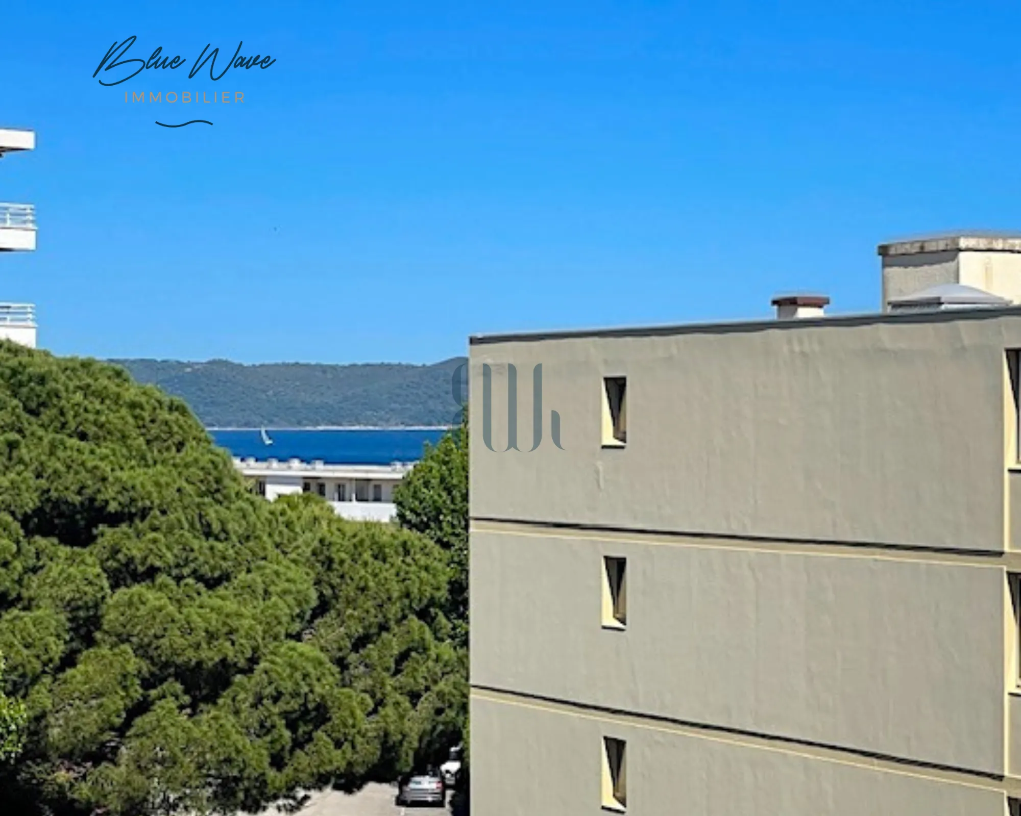 Appartement T2 avec aperçu sur mer à Cavalaire-sur-Mer 